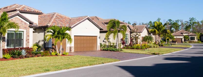 Mortgage Lender vs. Broker: What's the Difference?